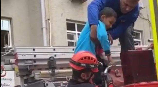 İzmir'de aile sağlığı merkezinde korkutan yangın