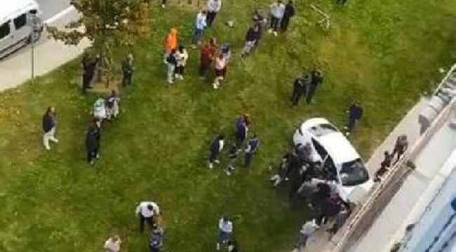 Yayaya çarpmamak için direksiyonu kırdı
