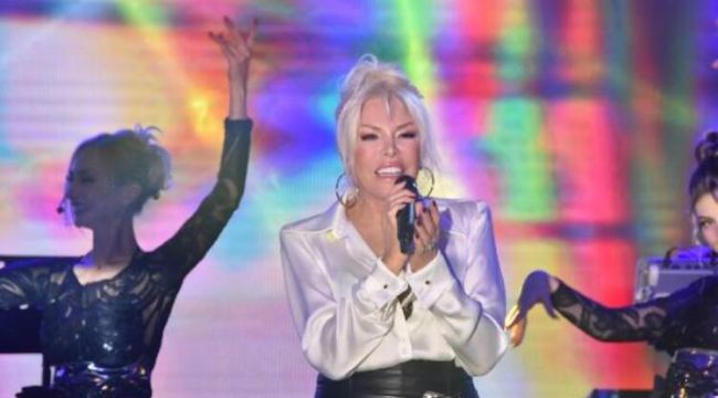 Ajda Pekkan evinde kaza geçirdi; ameliyata alındı