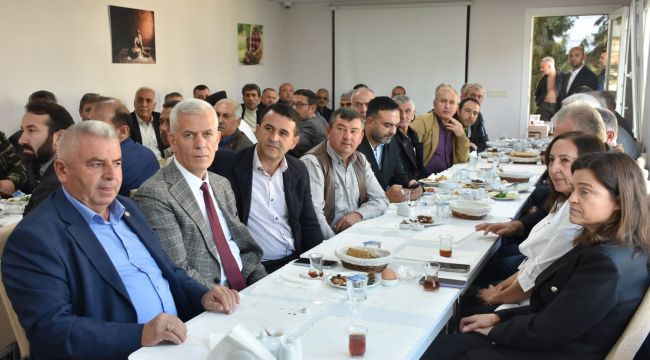 AK PARTİLİ KIRKPINAR MUHTARLARLA BİR ARAYA GELDİ