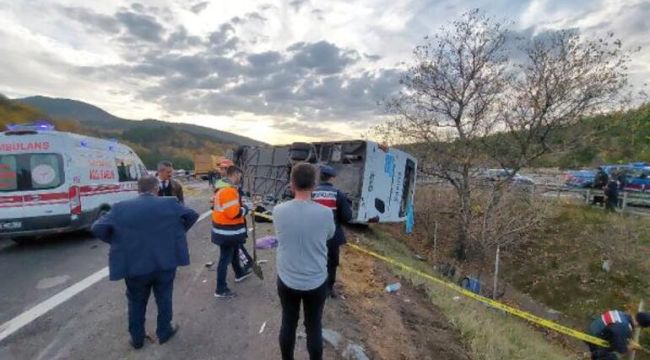 Bolu'da yolcu otobüsü devrildi