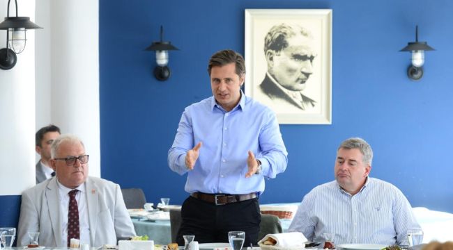 CHP'li Deniz Yücel'den örgüt ve Çeşme projesi mesajları