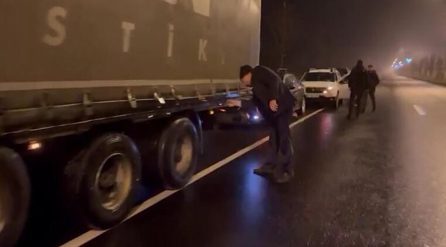 Durdurulan TIR'dan 133 kaçak göçmen çıktı