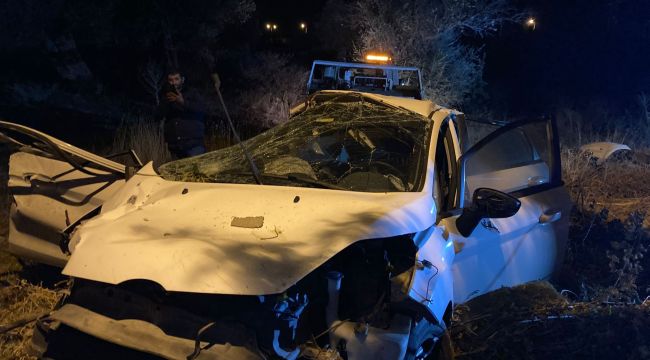 İzmir’de ehliyetsiz gencin kullandığı araç takla attı