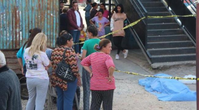 Kaldırımda düşüp öldü, yakınları gözyaşı döktü