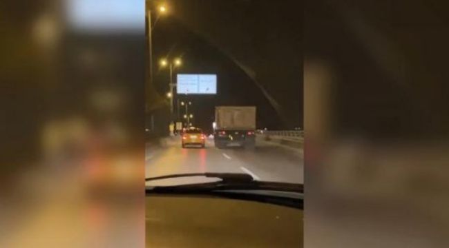 Kamyoncu ile taksici inatlaşınca trafikte tehlike oluştu