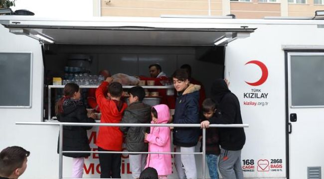 Kızılay 20 bin kişilik sıcak yemek dağıttı