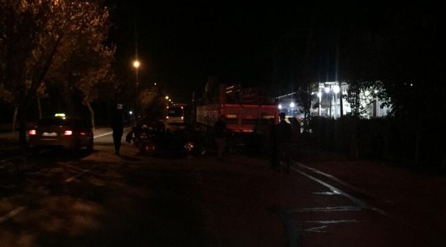 Otomobil hurdaya döndü