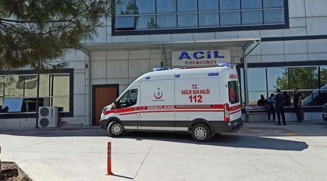 Otomobiller çarpıştı 4 kişi yaralandı