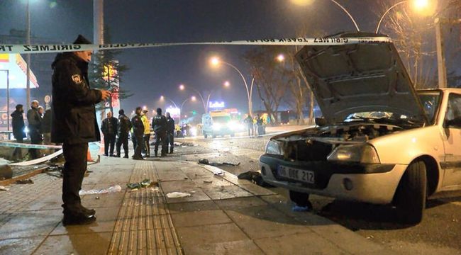 Ankara'da iki otomobil çarpıştı