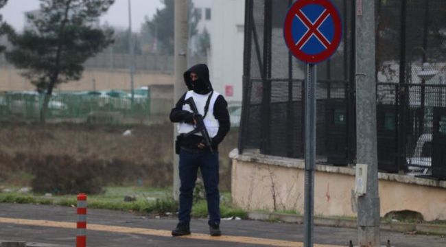 Diyarbakır'daki saldırıda terörist sisli hava nedeniyle bombayı geç patlatmış