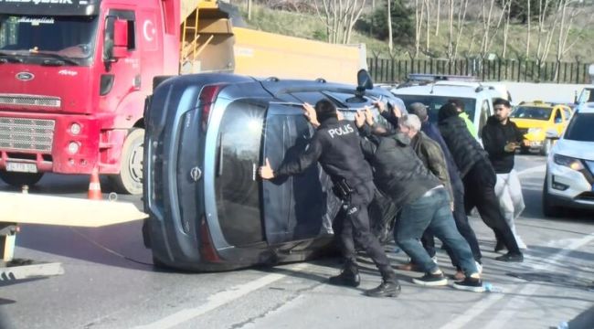 Esenler'de refüje çarpan otomobil takla attı