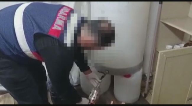 Jandarma operasyonunda binlerce litre sahte içki ele geçirildi