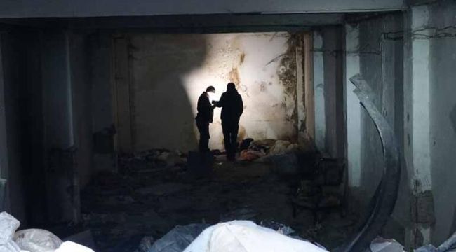 Metruk binada erkek cesedi bulundu