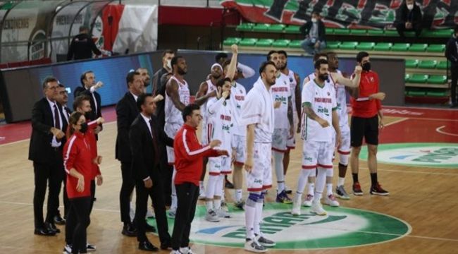 Pınar Karşıyaka, zirveye oynuyor