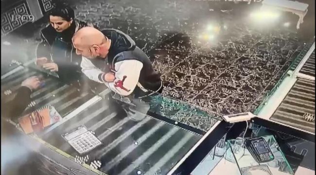 Sahte bilezikle kuyumcuyu dolandırdılar