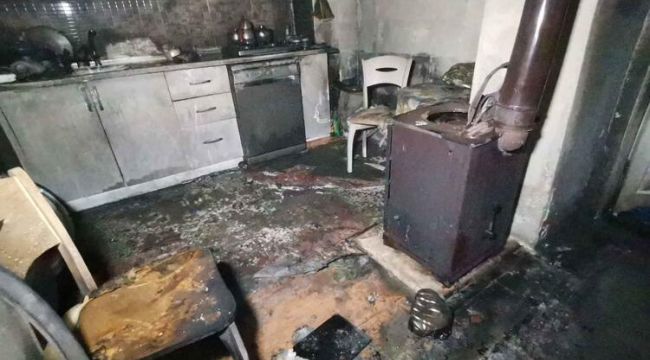 Sobaya dökülen benzin parlayınca yangın çıktı