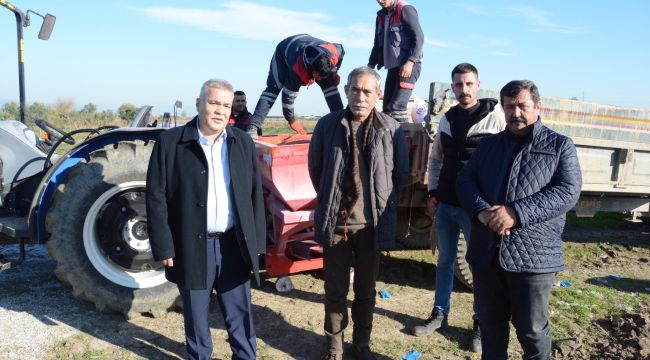 Torbalı Belediyesi, tarlalarına buğday ekti