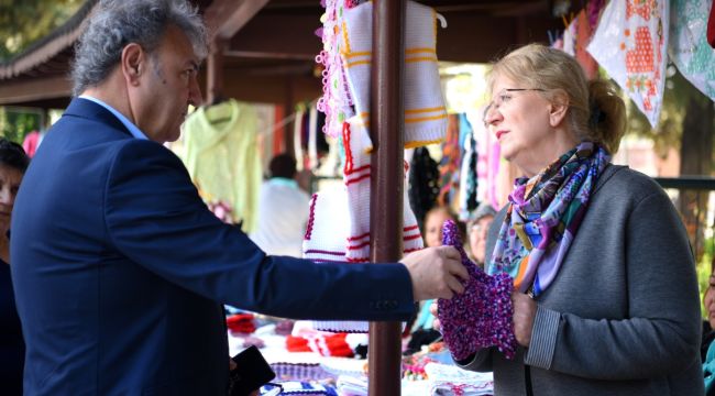 Yılbaşı hediyeleri Bornovalı kadınlardan