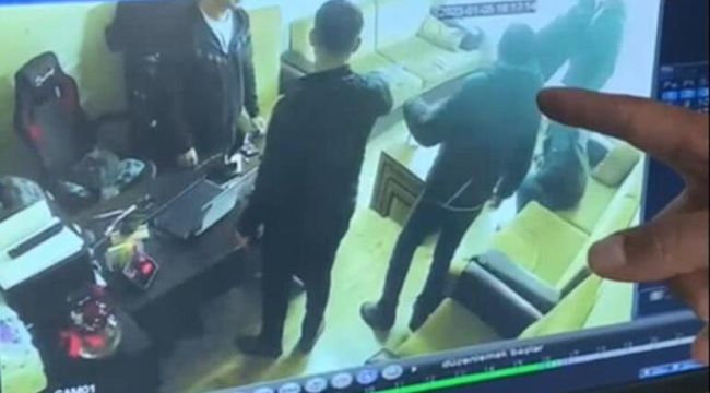 100 bin euro çalan sahte polisler kimlikle telefonlarını düşürünce yakalandılar