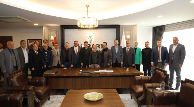 AK Parti İzmir’den Oda Başkanlarına rozet