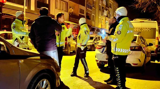 Alkollü olduğunu itiraf eden sürücüden polislere: Yarın akşam umreye gideceğim, bana bunu yapma