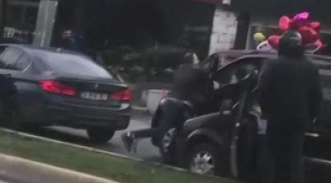 Ataşehir'de trafikte yumruklu yol verme kavgası