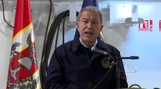 Bakan Akar'dan Türkiye'nin en büyük savaş gemisi 'TCG Anadolu'ya ziyaret