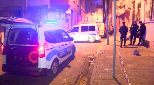 Bayrampaşa'da mahkeme çıkışı evine giderken silahlı saldırıya uğradı