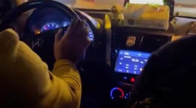 Beşiktaş'ta turistlerden fazla para isteyen taksici, polis çağrılınca kaçtı