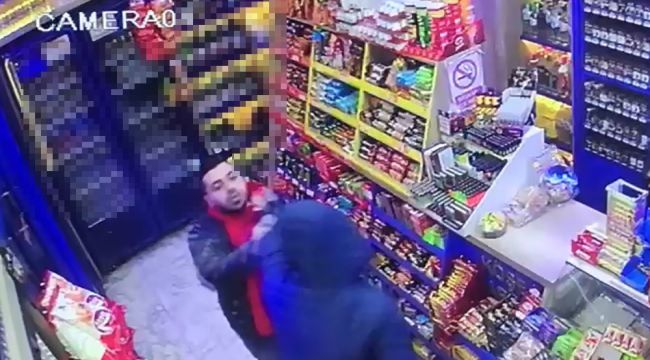 Bıçaklı gaspçı sert kayaya çarptı