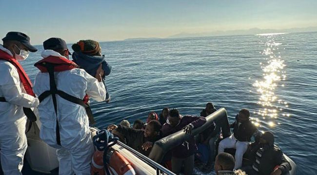 Bodrum açıklarında geri itilen 65 kaçak göçmen kurtarıldı