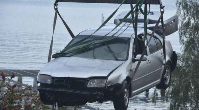 Bodrum'da otomobil denize uçtu