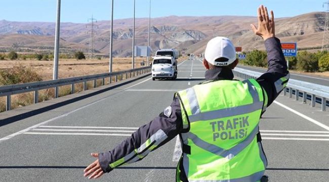 Bozuk alkolmetre yüzünden ehliyetini kaptıran öğrenciye taksi tazminatı