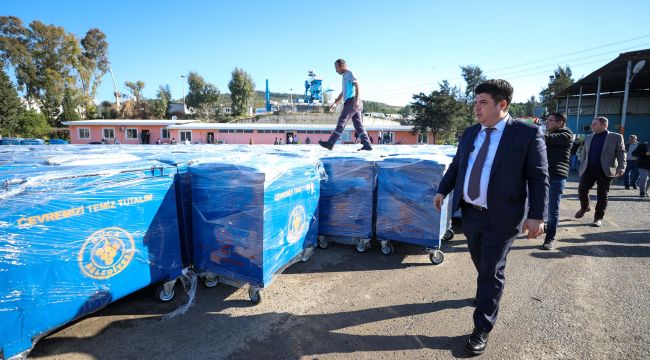 Buca'ya 2500 adet yeni çöp konteynerı