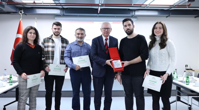 ‘Çevreci kampüs’ fikirleriyle ödül aldılar