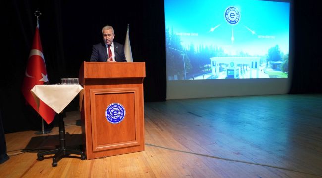 Ege Üniversitesinde 2022 yılının en iyileri ödüllendirildi