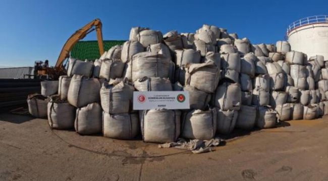 İskenderun Limanı'ndaki gemide tehlikeli atıkların ülkeye girişi engellendi