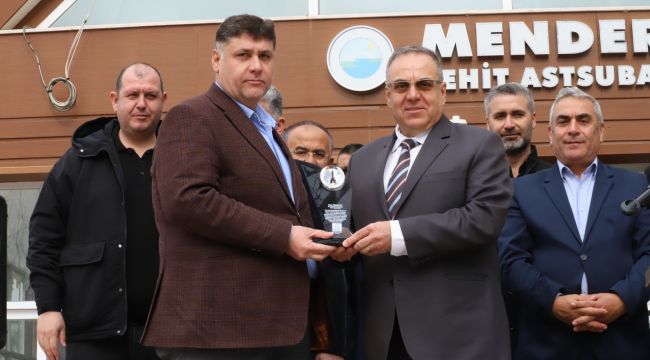İzmir Büyükşehir Belediyesi’ne çifte ödül