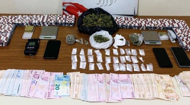 İzmir polisi uyuşturucu tacirlerine göz açtırmıyor