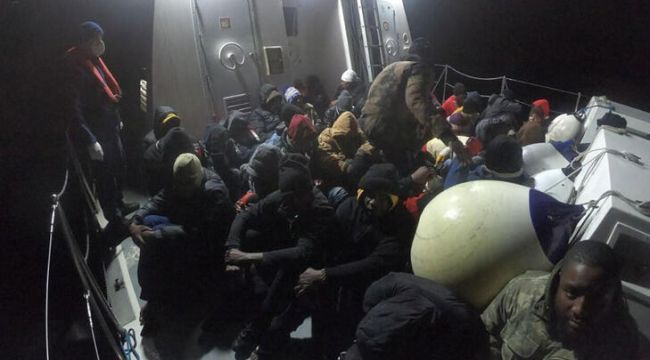 Kuşadası açıklarında, geri itilen 45 kaçak göçmen kurtarıldı