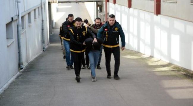 Motosiklet hırsızlığıyla suçlanınca akaryakıt istasyonuna saldırı düzenledi