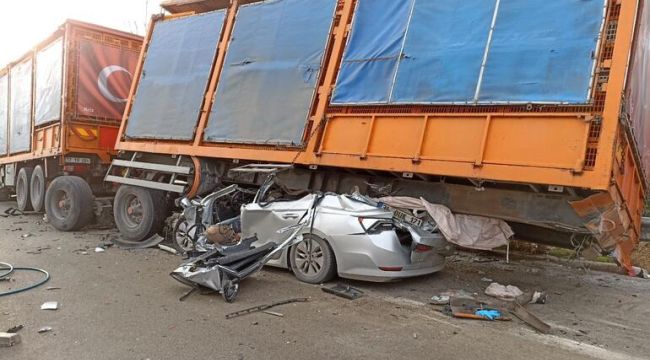 Otomobille TIR'ın altına girdiği kazada ölen firma temsilcisi, iş görüşmesine gidiyormuş
