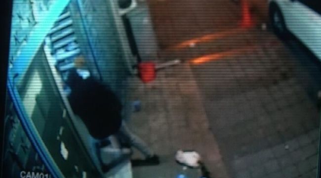 Sultangazi'de sokak hayvanları için markete konulan bağış kutusunu çaldı