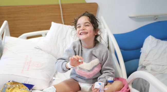 AFAD'ın kurtardığı minik Derin, gülüşüyle yürekleri ısıtıyor