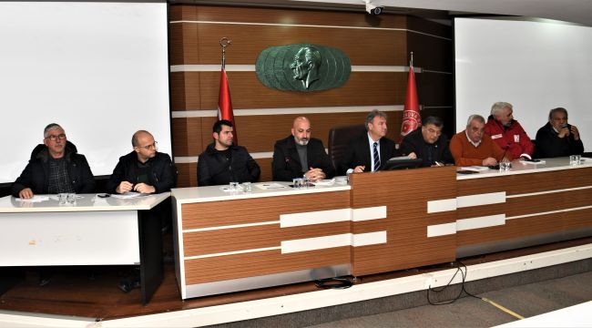 Afad ve Büyükşehir koordinasyonu ile Bornova yardıma koşuyor