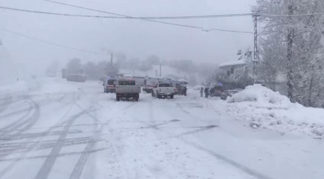Bingöl'de yolcu otobüsü devrildi