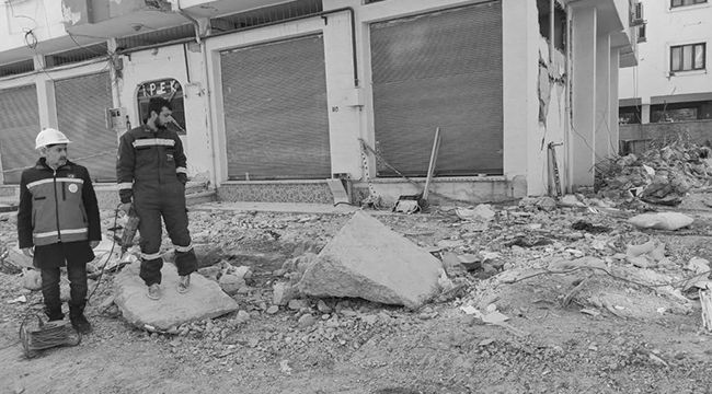 Cumhuriyet savcıları binalardan delil topluyor