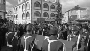 Depremde hayatını kaybeden Jandarma Uzman Çavuş Mutlu Koçdemir son yolculuğuna uğurlandı