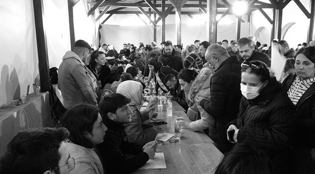 Depremzede vatandaşlar Antalya'ya gelmeye devam ediyor
